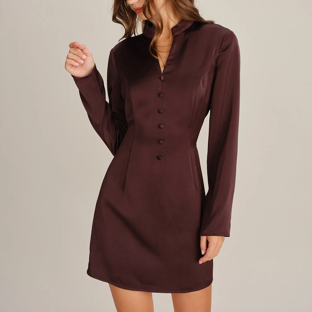 Vestido Mini De Satén Color Café, Cuello En V Con Botones