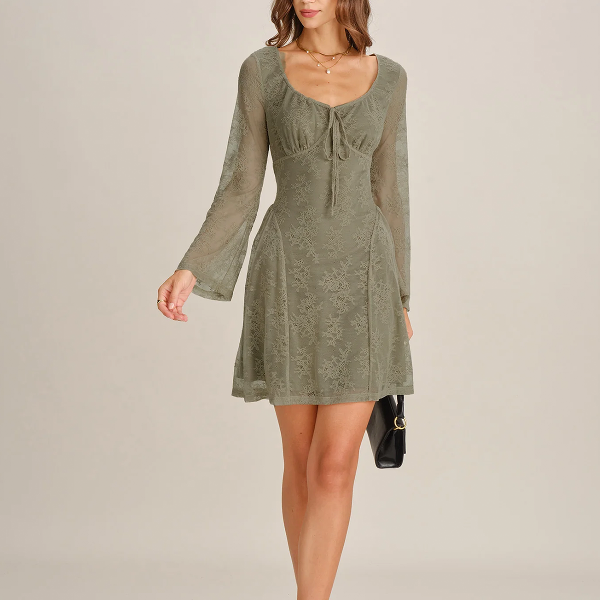 Vestido Mini De Encaje Floral Verde Con Cuello En V Y Mangas Campana